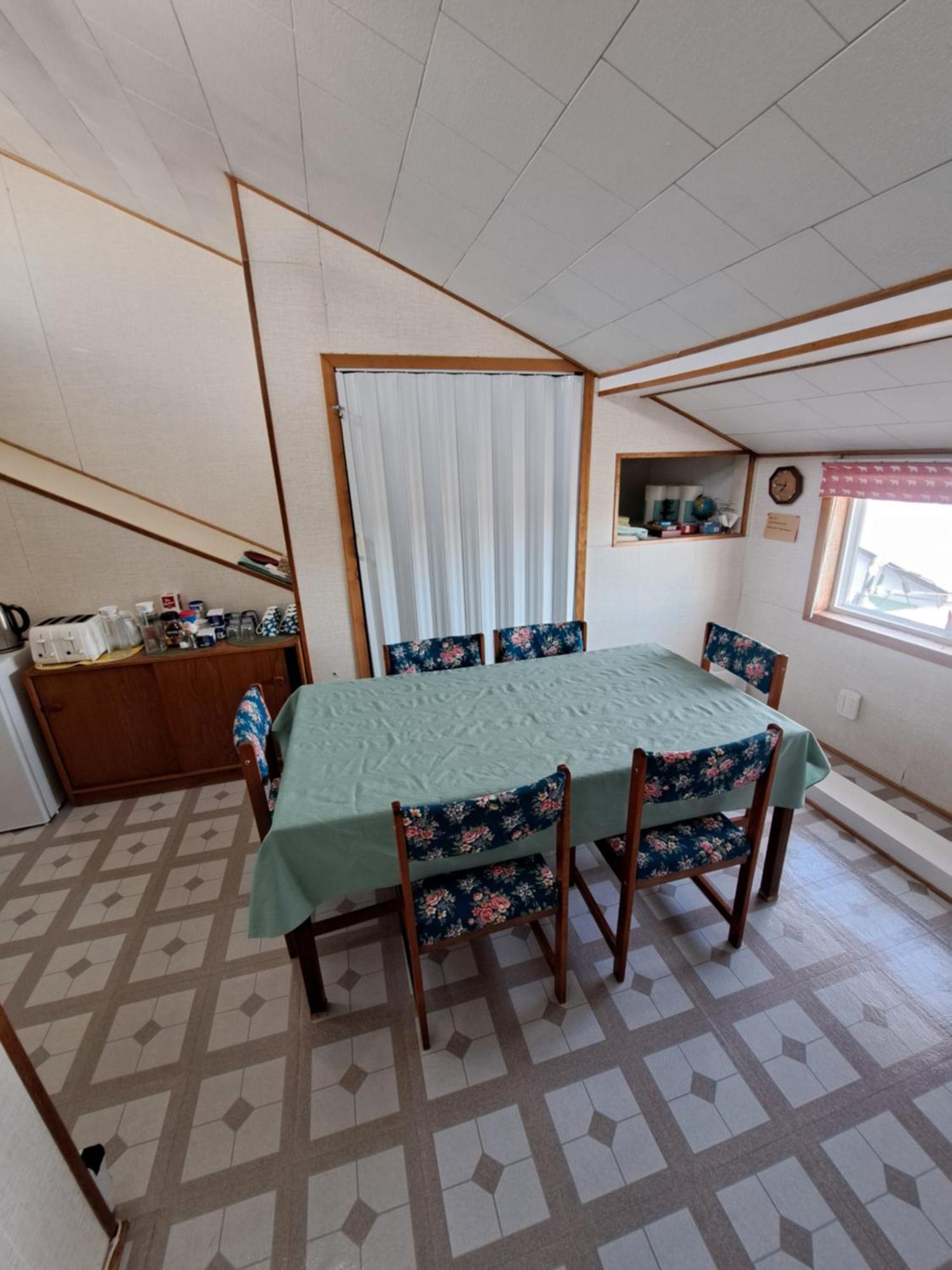 Polar Bear Bed And Breakfast Churchill Eksteriør billede